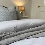 Apartment County House - The White