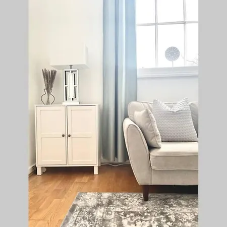 County House - The White *