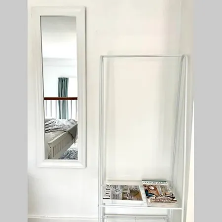 Apartment County House - The White