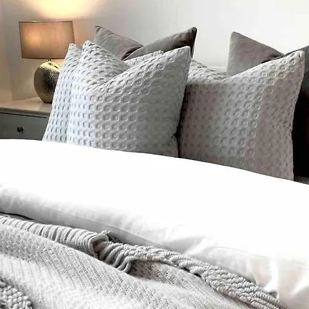 County House - The White *