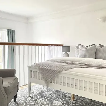 Apartment County House - The White