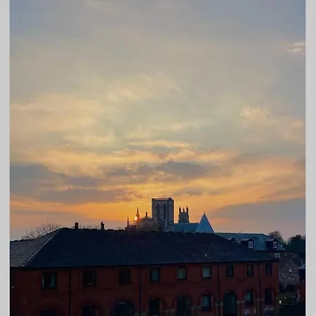 County House - The White * ヨーク