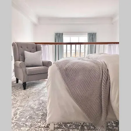 County House - The White Apartment York