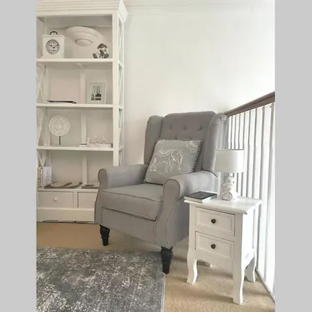 County House - The White York