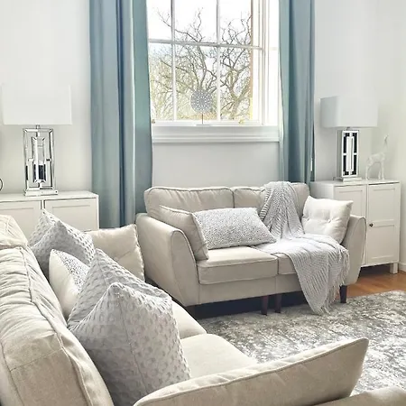 County House - The White