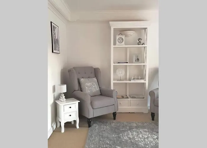 County House - The White アパート