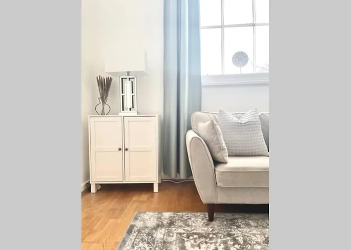 County House - The White *