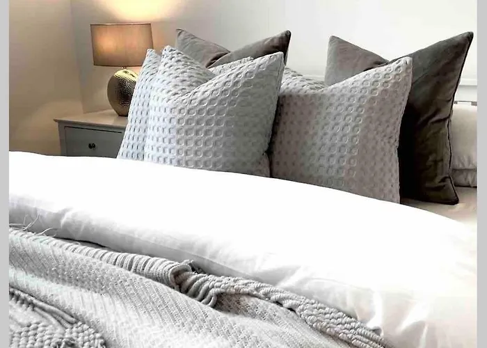 County House - The White *