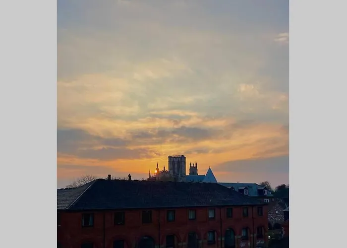 County House - The White * ヨーク