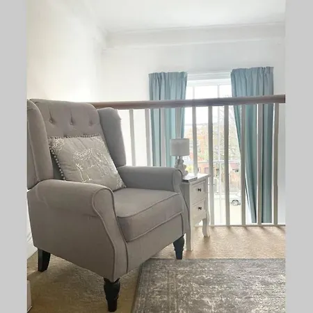 County House - The White