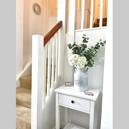 County House - The White * יורק